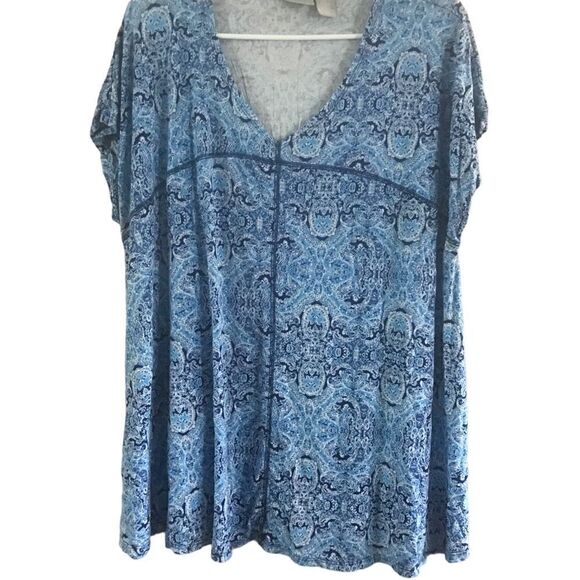 Kenar Size 2X Paisley Blue and White V Neck Blouse - Picture 2 of 9